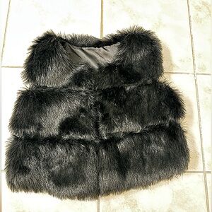 Faux Fur and leather cropped vest | gilet. Pre-loved | One Size; Black.
